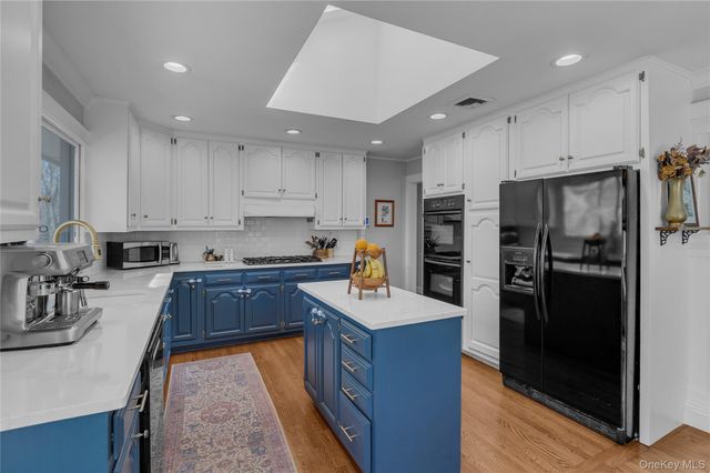 39 Hennessey Drive, Huntington, NY 11743