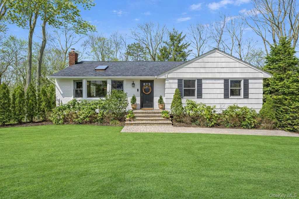 39 Hennessey Drive, Huntington, NY 11743