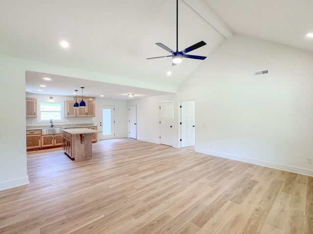 1790 Hawkins Branch Rd, Bethpage, TN 37022