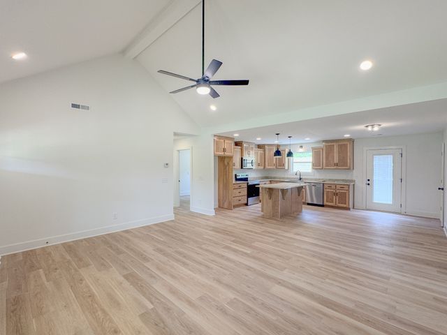 1790 Hawkins Branch Rd, Bethpage, TN 37022