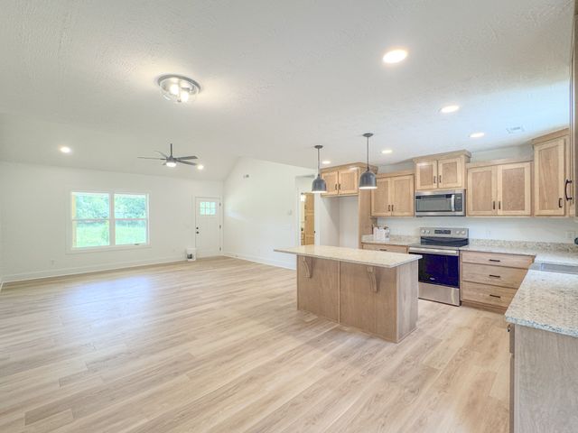 1790 Hawkins Branch Rd, Bethpage, TN 37022