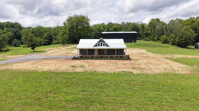 1790 Hawkins Branch Rd, Bethpage, TN 37022