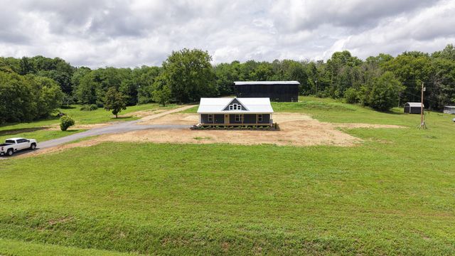 1790 Hawkins Branch Rd, Bethpage, TN 37022