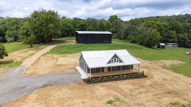 1790 Hawkins Branch Rd, Bethpage, TN 37022
