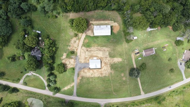 1790 Hawkins Branch Rd, Bethpage, TN 37022