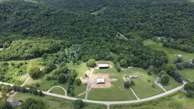 1790 Hawkins Branch Rd, Bethpage, TN 37022