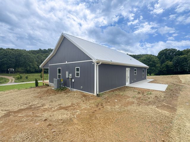 1790 Hawkins Branch Rd, Bethpage, TN 37022