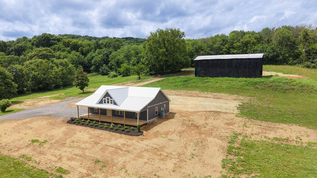 1790 Hawkins Branch Rd, Bethpage, TN 37022