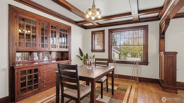 7220 4th Avenue NW, Seattle, WA 98117