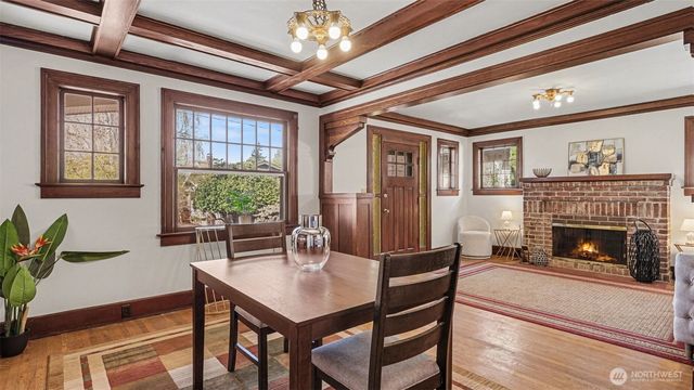 7220 4th Avenue NW, Seattle, WA 98117