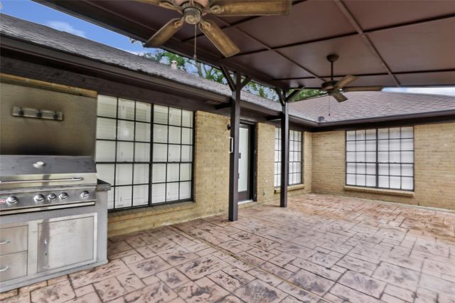 30 Little John Lane, Dayton, TX 77535