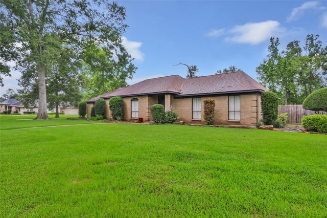30 Little John Lane, Dayton, TX 77535