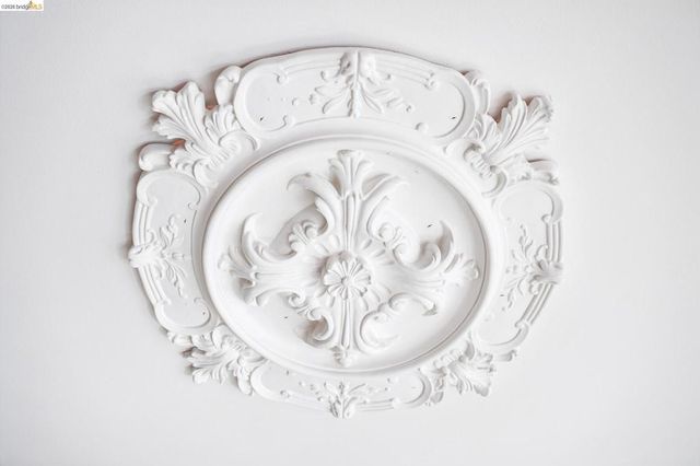 5617 Moraga, Oakland, CA 94611