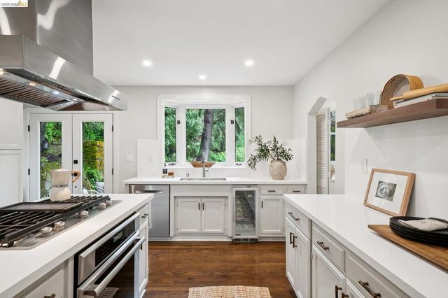 5617 Moraga, Oakland, CA 94611