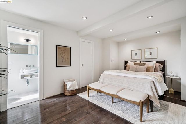 5617 Moraga, Oakland, CA 94611