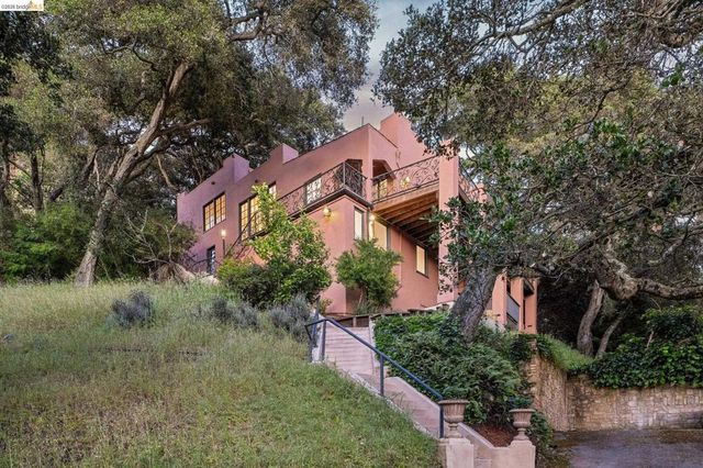 5617 Moraga, Oakland, CA 94611