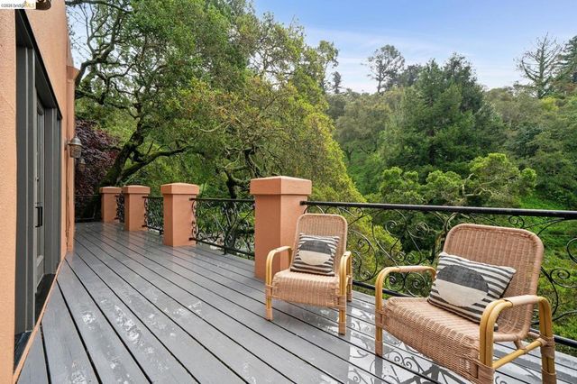 5617 Moraga, Oakland, CA 94611