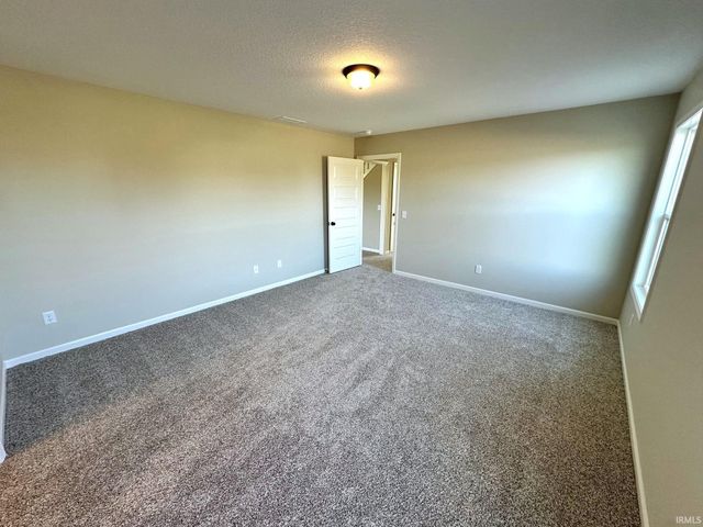 6327 Hunter Wood Drive, Fort Wayne, IN 46835