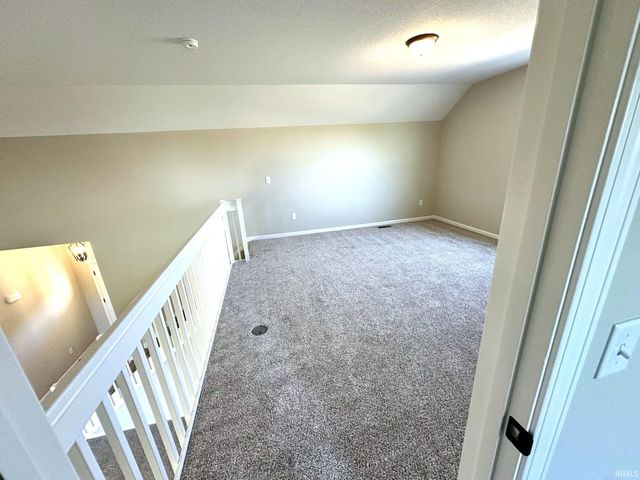 6327 Hunter Wood Drive, Fort Wayne, IN 46835