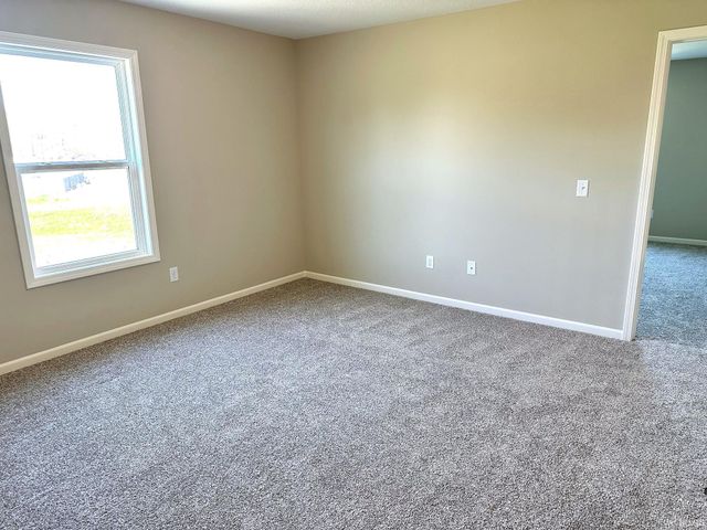 6327 Hunter Wood Drive, Fort Wayne, IN 46835