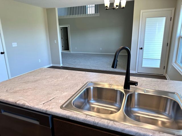 6327 Hunter Wood Drive, Fort Wayne, IN 46835