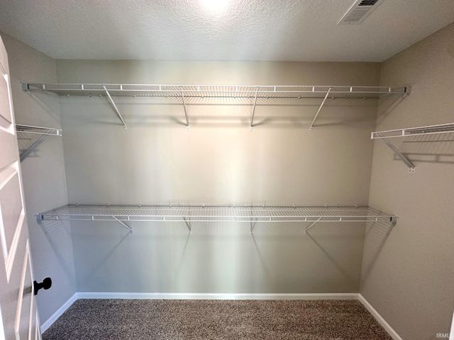 6327 Hunter Wood Drive, Fort Wayne, IN 46835