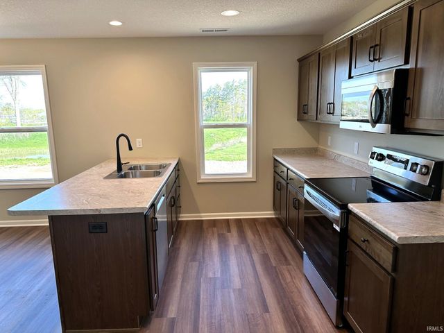 6327 Hunter Wood Drive, Fort Wayne, IN 46835