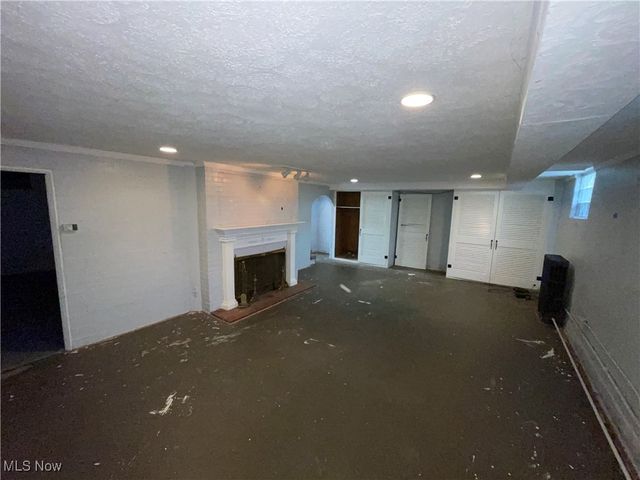 1867 Coronado Avenue, Youngstown, OH 44504