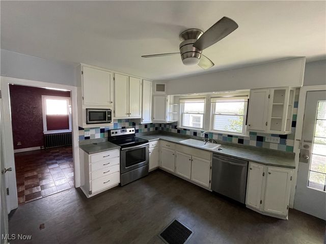 1867 Coronado Avenue, Youngstown, OH 44504