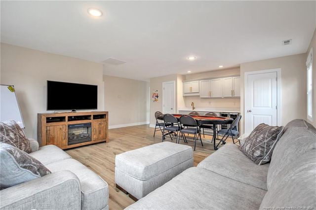 2945 Cragburn Place, Fayetteville, NC 28306