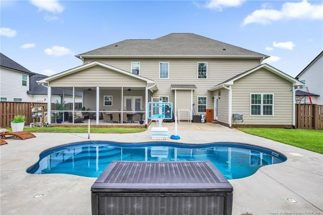 2945 Cragburn Place, Fayetteville, NC 28306