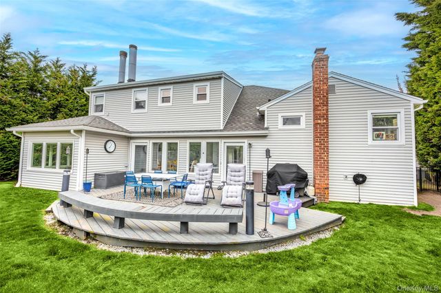 1970 Brook Park Drive, Merrick, NY 11566