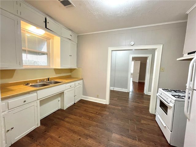 907 Bina Street A, Bryan, TX 77803