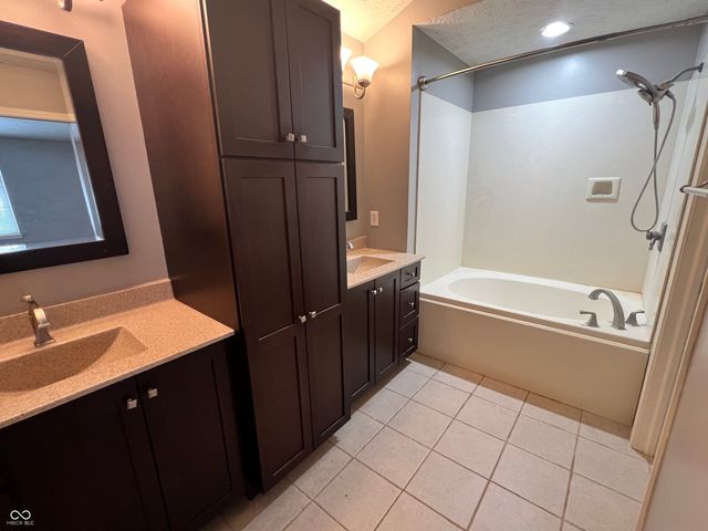 20486 Country Lake Boulevard, Noblesville, IN 46062