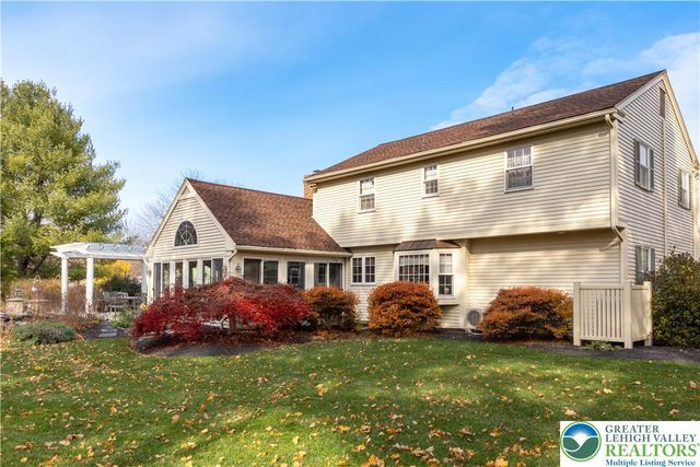 2626 Bayberry Circle, Lower Macungie Twp, PA 18049