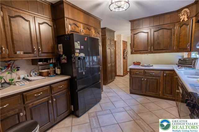 2626 Bayberry Circle, Lower Macungie Twp, PA 18049