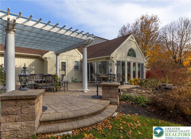 2626 Bayberry Circle, Lower Macungie Twp, PA 18049