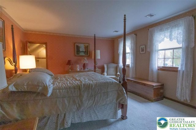 2626 Bayberry Circle, Lower Macungie Twp, PA 18049