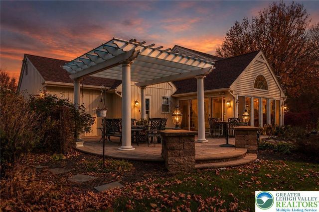 2626 Bayberry Circle, Lower Macungie Twp, PA 18049
