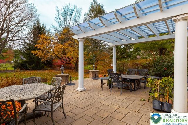 2626 Bayberry Circle, Lower Macungie Twp, PA 18049