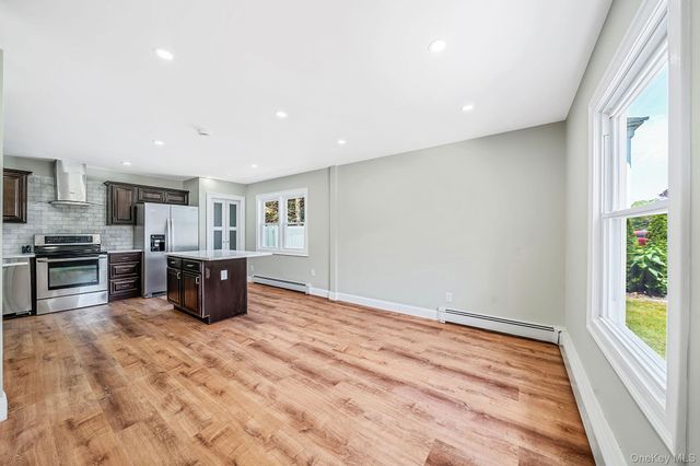 130 Greenbelt Parkway, Holbrook, NY 11741