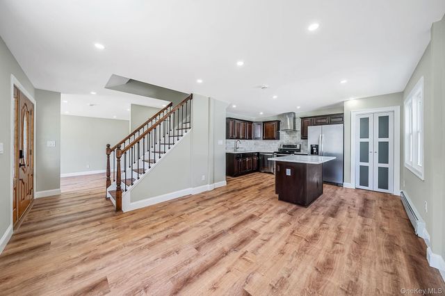130 Greenbelt Parkway, Holbrook, NY 11741