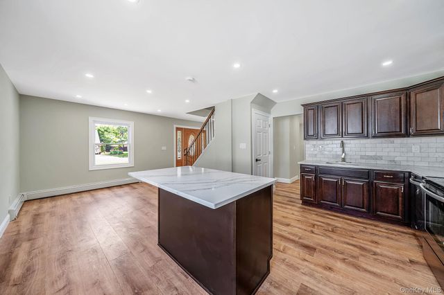 130 Greenbelt Parkway, Holbrook, NY 11741