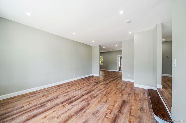 130 Greenbelt Parkway, Holbrook, NY 11741