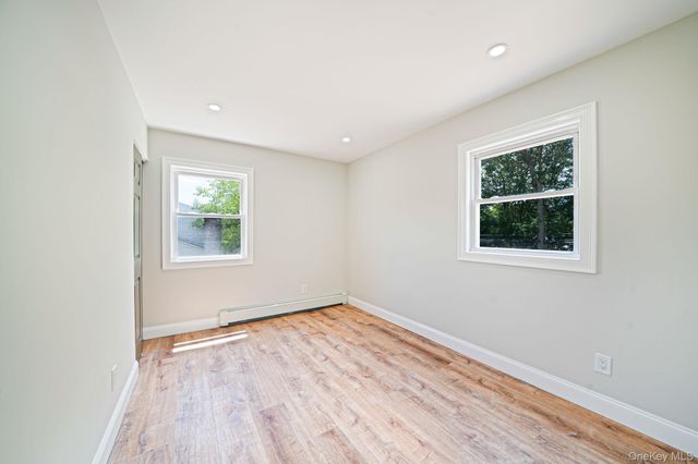 130 Greenbelt Parkway, Holbrook, NY 11741