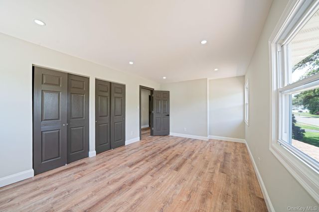 130 Greenbelt Parkway, Holbrook, NY 11741