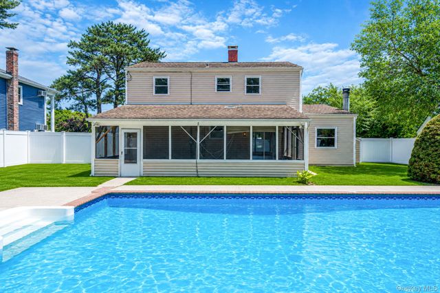 130 Greenbelt Parkway, Holbrook, NY 11741