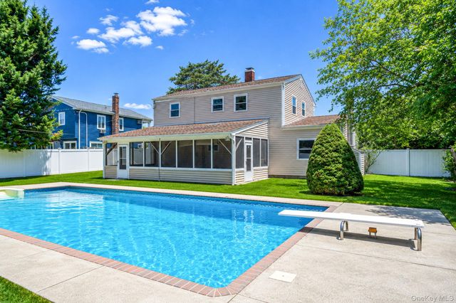 130 Greenbelt Parkway, Holbrook, NY 11741