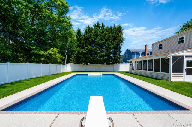 130 Greenbelt Parkway, Holbrook, NY 11741