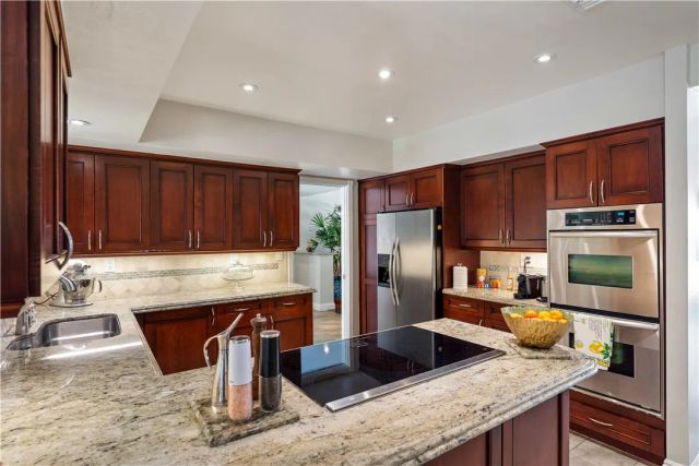 22441 Martha, Woodland Hills, CA 91367